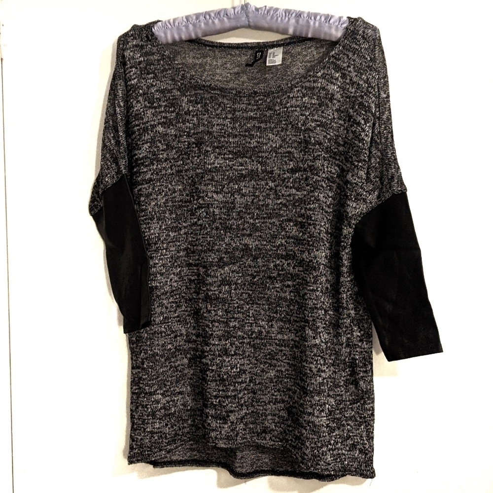 H&M Divided Pull Over Sweater 3/4 Sleeve Size XS